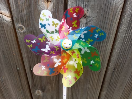 Windrad * 17 cm * Holzstil und -kugel handbemalt * Gartenstecker * Kinder * Deko * Regenbogen * Schmetterlinge